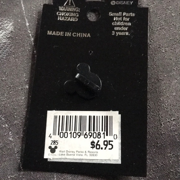 Winnie the Pooh Pin - Picture 3 of 3